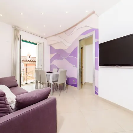 Διαμέρισμα Apartment, 700m To Sandy *